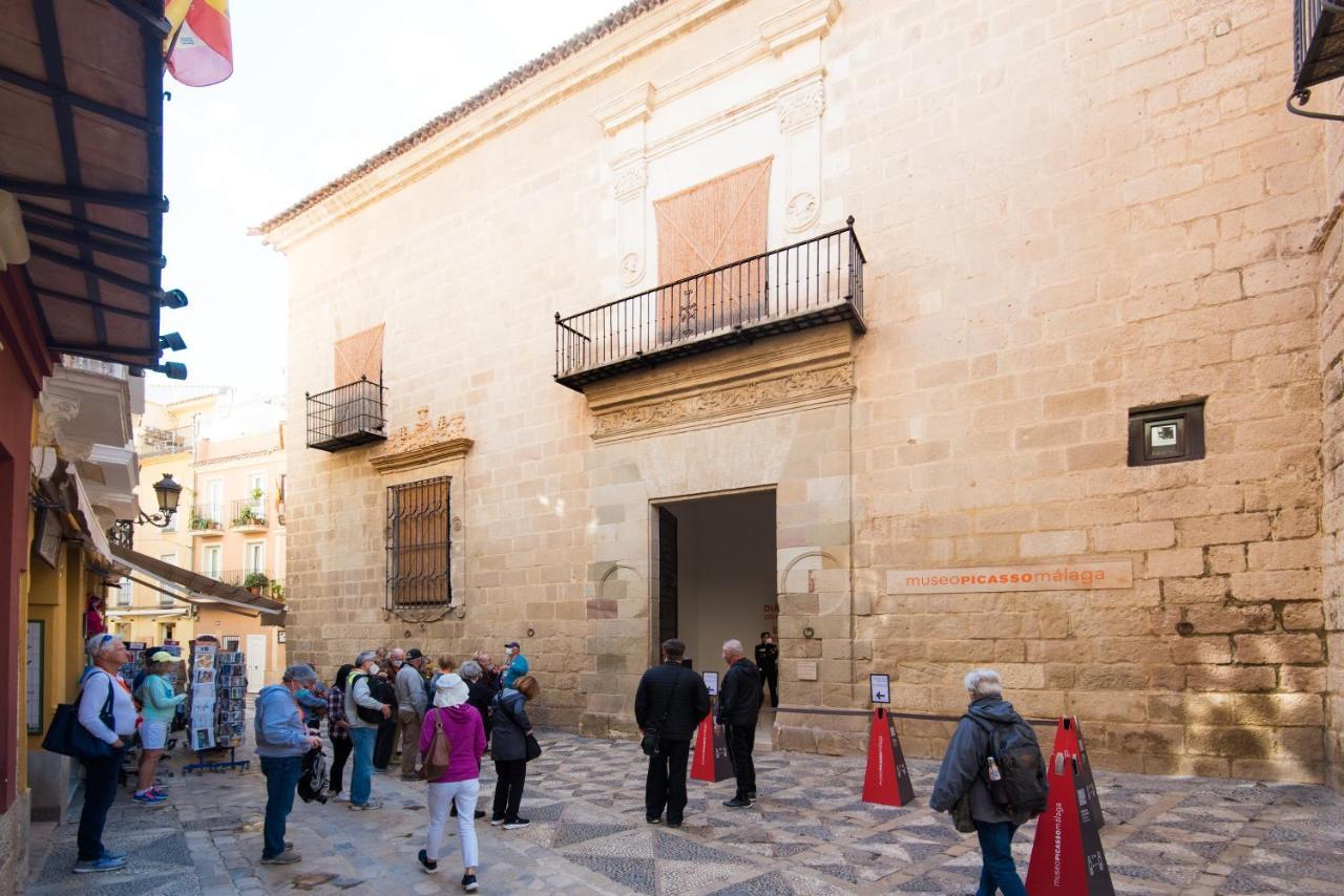 Malaga Tour Apartment- Elegance & Confort In The Historic Center Luaran gambar